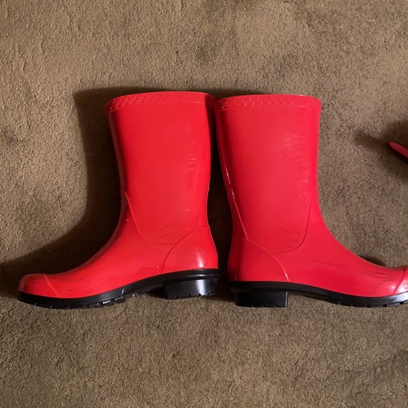 UGG red rain boot - Picture 5 of 8